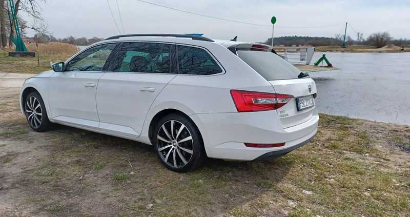 Skoda Superb cena 65500 przebieg: 205200, rok produkcji 2016 z Słupca małe 79